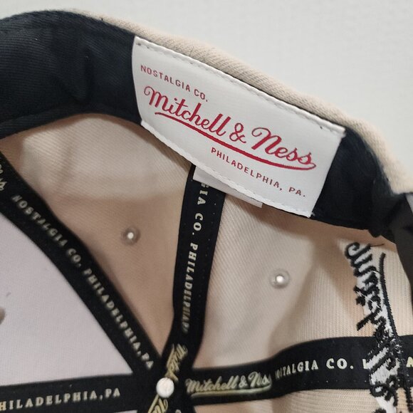 Mitchell & Ness 2010 Sacramento Kings Snapback Hat - Picture 11 of 13